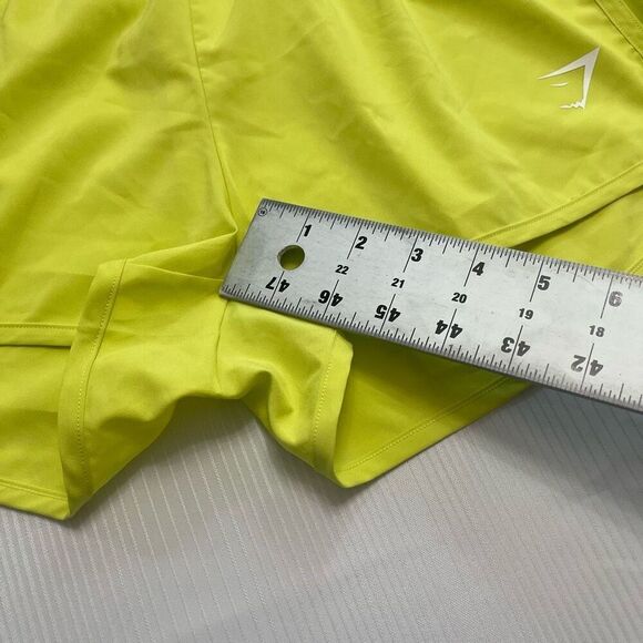 Gymshark Women’s Bright Yellow Training Loose Fit Shorts Size Medium - Picture 5 of 9